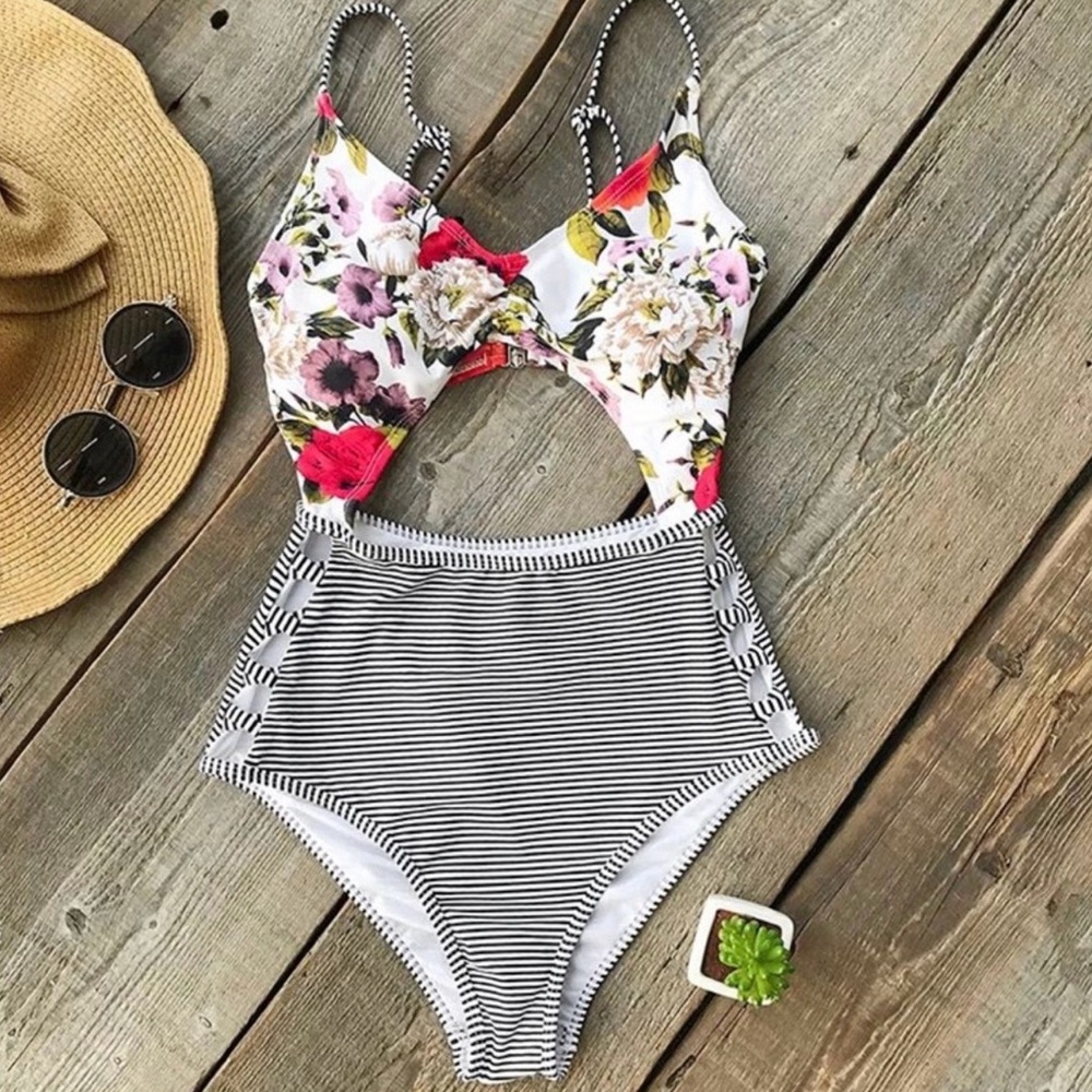 ISO SIZE LARGE—NOT FOR SALE CUPSHE SWIMSUIT